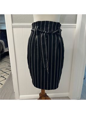 NWT Express paperbag waist Striped Skirt Size 6
